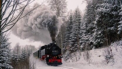最卷春节档,改写模型“地板”的只有 TA
