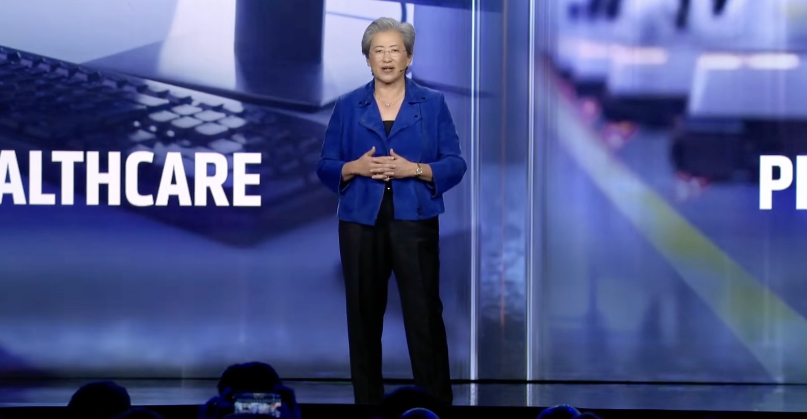 苏妈和李飞飞炸场CES！AMD AI全栈野心显露：从云端到个人PC，AI芯片性能四年要飙1000倍