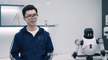 1024程序员节，稚晖君送上全球首个0代码机器人内容创作平台