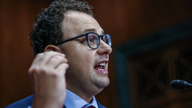 DeepSeek V4 压顶，Anthropic CEO 先动手了：一场漏洞百出的舆论战，从构陷到翻车