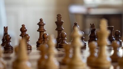 下棋比智商！8 大 AI 模型上演棋盘大战，谁能称王？