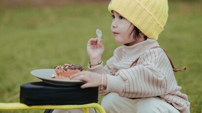 知情人士回应豆包手机被约谈；传MiniMax、智谱计划很快香港IPO；GPT-5.2 被指过度消耗 token 作弊 | AI周报