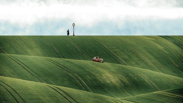 马斯克又双叒叕食言背后：自动驾驶汽车为何长期身陷「慢车道」？