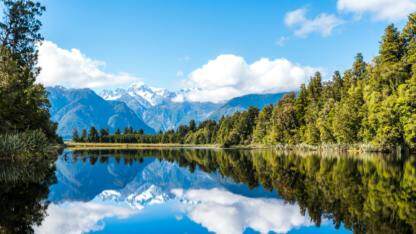 AI 智能体实践评估：基准、框架与经验总结