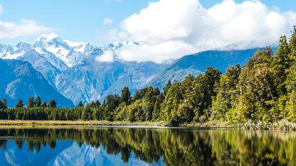 AI 智能体实践评估：基准、框架与经验总结