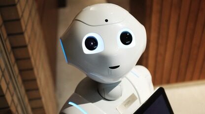 1通电话罚 7 万元，AI 骚扰电话你怎么看？ | 话题