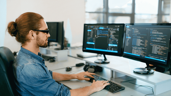 一晃做程序员也有十年了,总觉得时间过的很快,仿佛第一次写程序还是