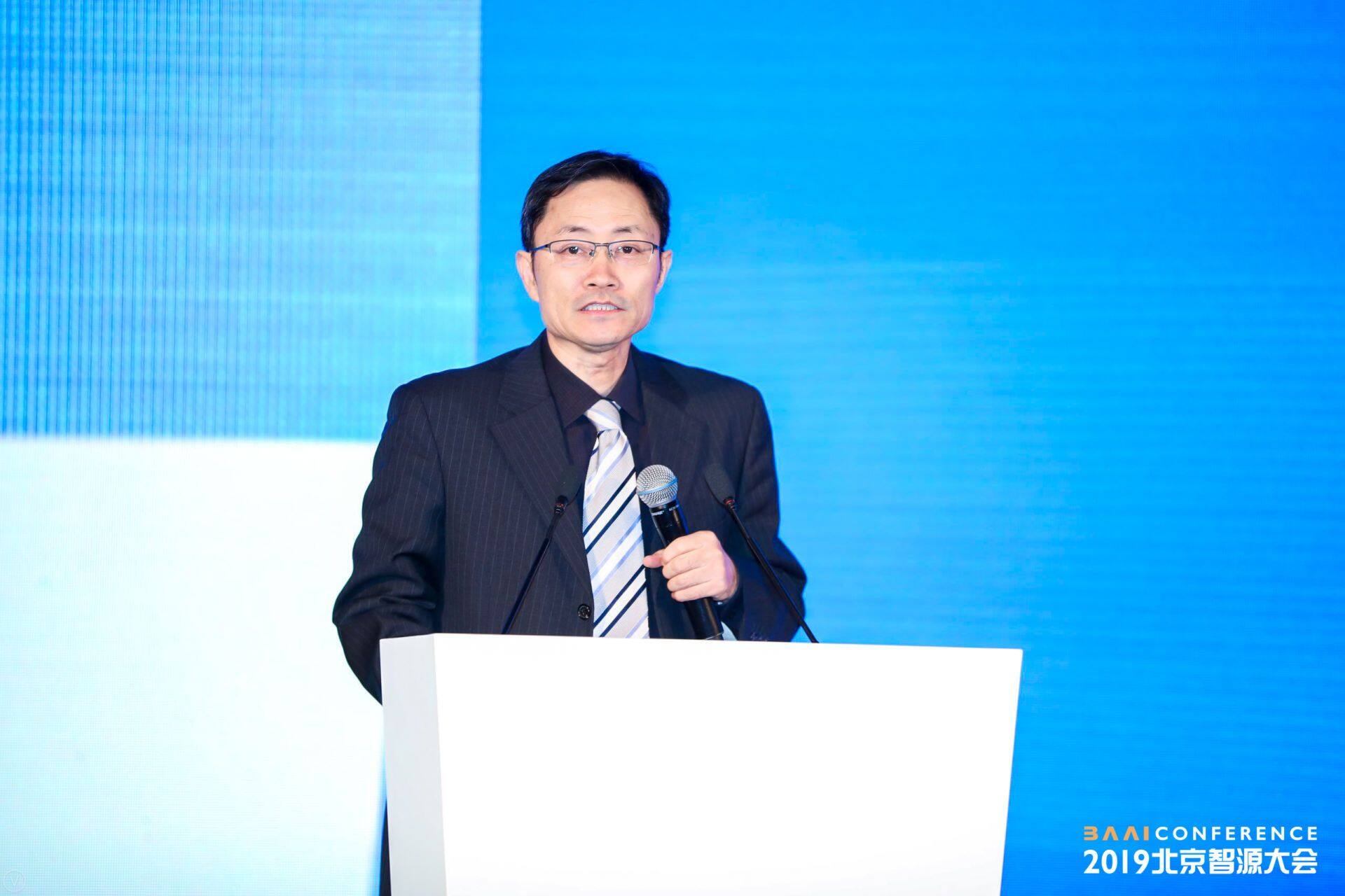 科技部副部长李萌：人工智能是战略性技术 既要先行一步更要步子迈扎实